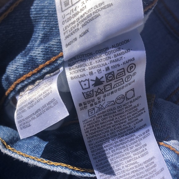 501 distress Levi’s. 🔥 - Picture 5 of 17